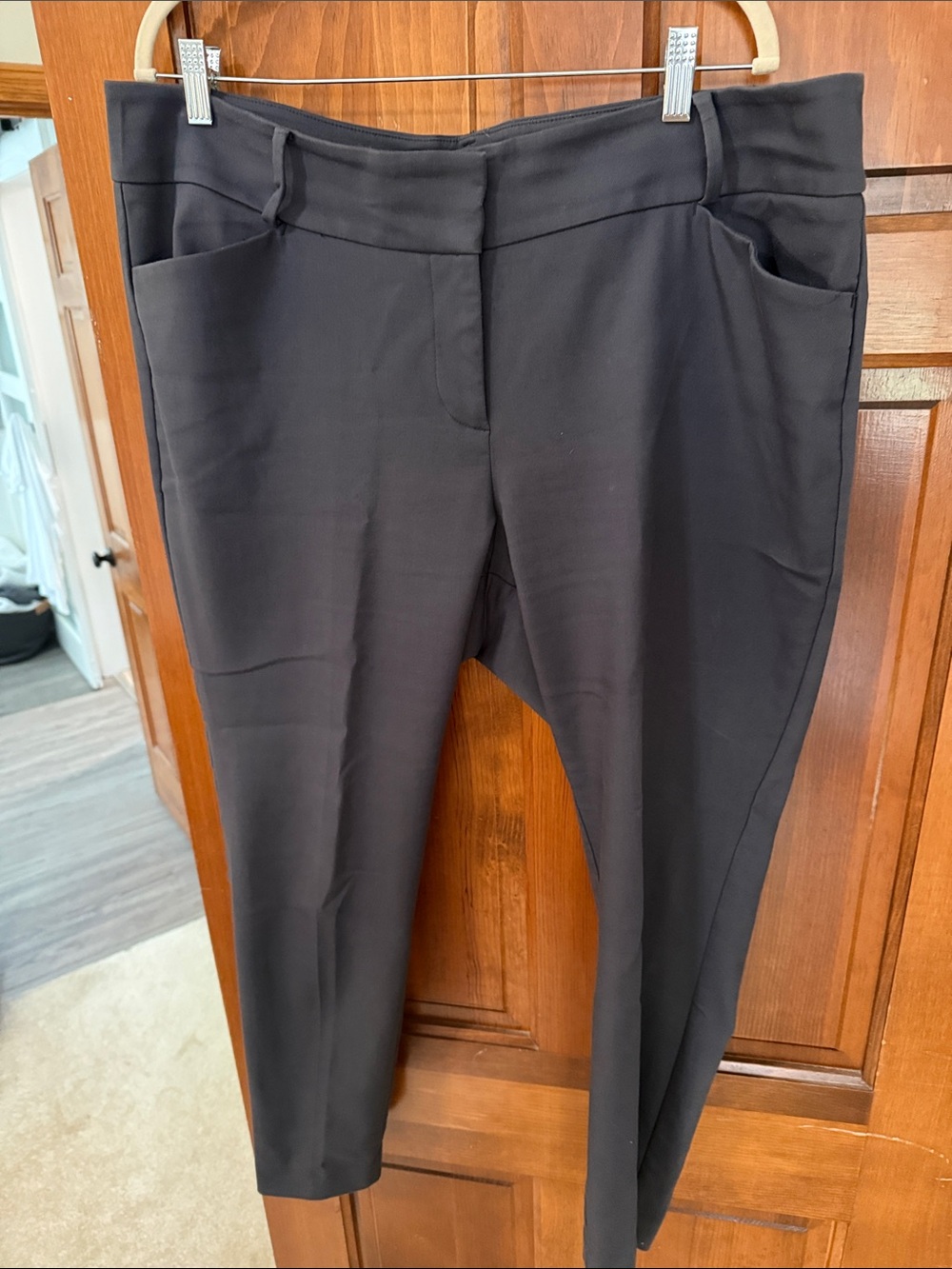 LOFT Black Cropped Ponte Ankle Pants